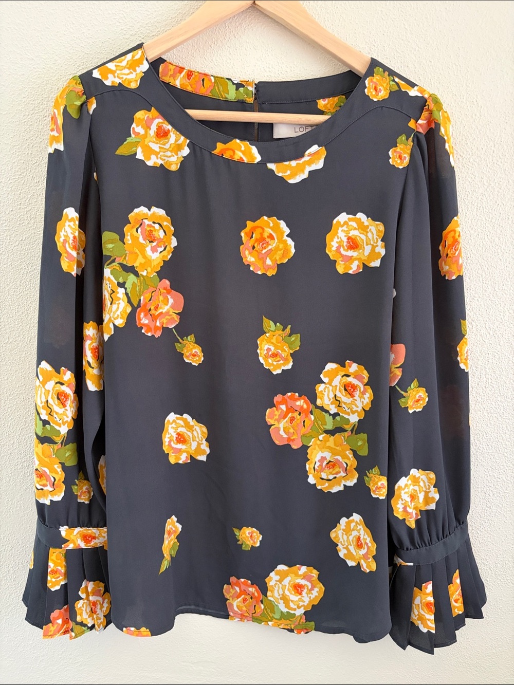 Loft women’s blouse with pleated sleeve | gray & yellow floral | size medium